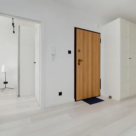 Bright With Balcony Close To The Poniatowski Park By Renters * Łódź