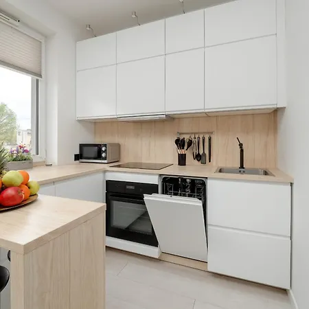 Bright With Balcony Close To The Poniatowski Park By Renters Lägenhet *