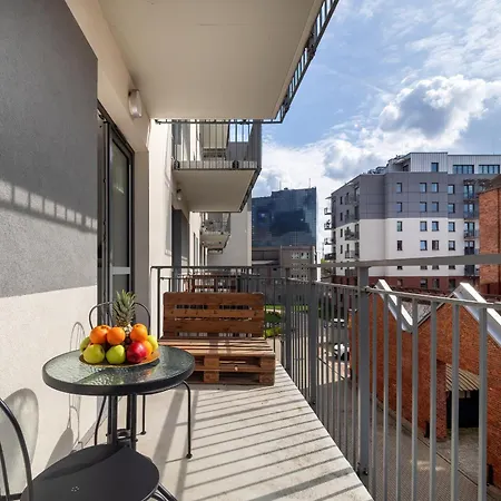 Apartment Bright With Balcony Close To The Poniatowski Park By Renters *