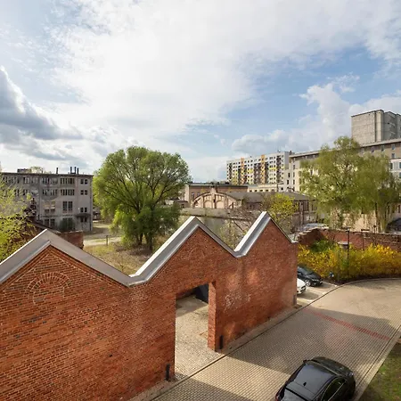 Bright With Balcony Close To The Poniatowski Park By Renters *