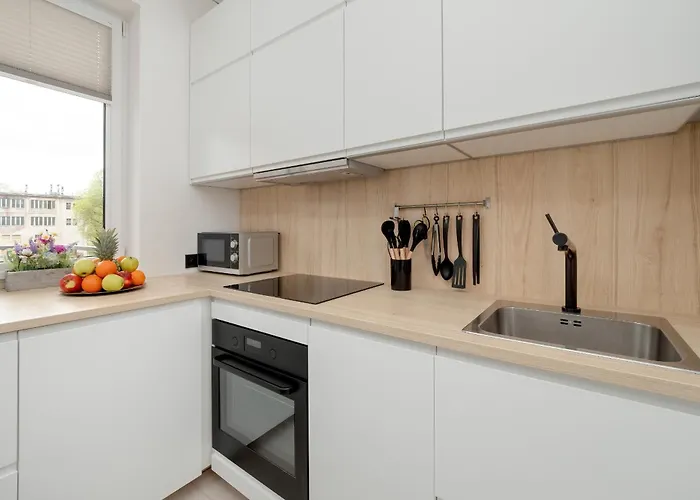 Bright With Balcony Close To The Poniatowski Park By Renters Апартаменты Лодзь