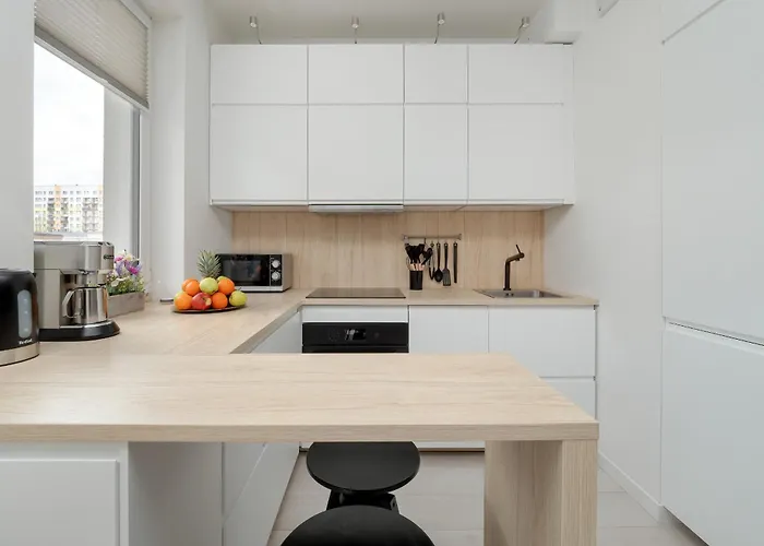 Bright With Balcony Close To The Poniatowski Park By Renters Апартаменты Лодзь