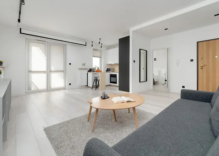 Апартаменты Bright With Balcony Close To The Poniatowski Park By Renters *