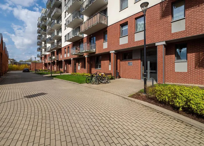 Bright With Balcony Close To The Poniatowski Park By Renters * Лодзь